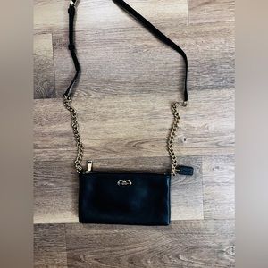 NWOT Coach Cute Pebbled Leather Crossbody Dark Navy Blue. Gold tone hardware